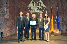 Heimatminister Albert Füracker und Kunstministerin Prof. Dr. med. Marion Kiechle prämieren 100 Heimatschätze